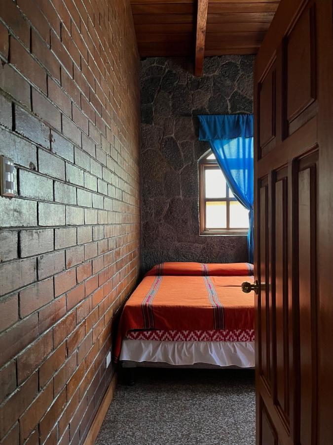 Casa Qatzij - Guest House, Lake Atitlan San Lucas Toliman Екстер'єр фото